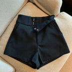 Tailored high-waisted shorts, elegant, modern and super versatile! High-waisted design that flatters the silhouette and goes with any look — from casual to sophisticated