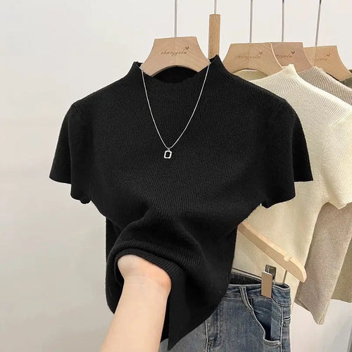 Elegant women's turtleneck sweater, fitted style